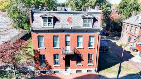 Cozy townhouse, 1-mi from the heart of Soulard!